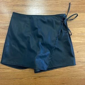 Abercrombie Vegan Leather Skort, size M, new with tags